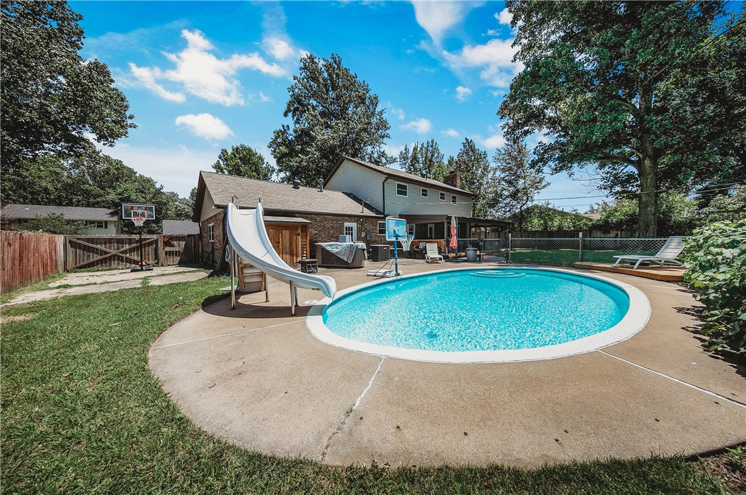 Western Oaks Place Iii - Residential
