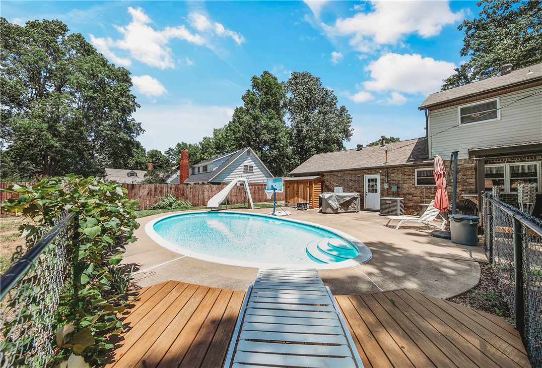 Western Oaks Place Iii - Residential