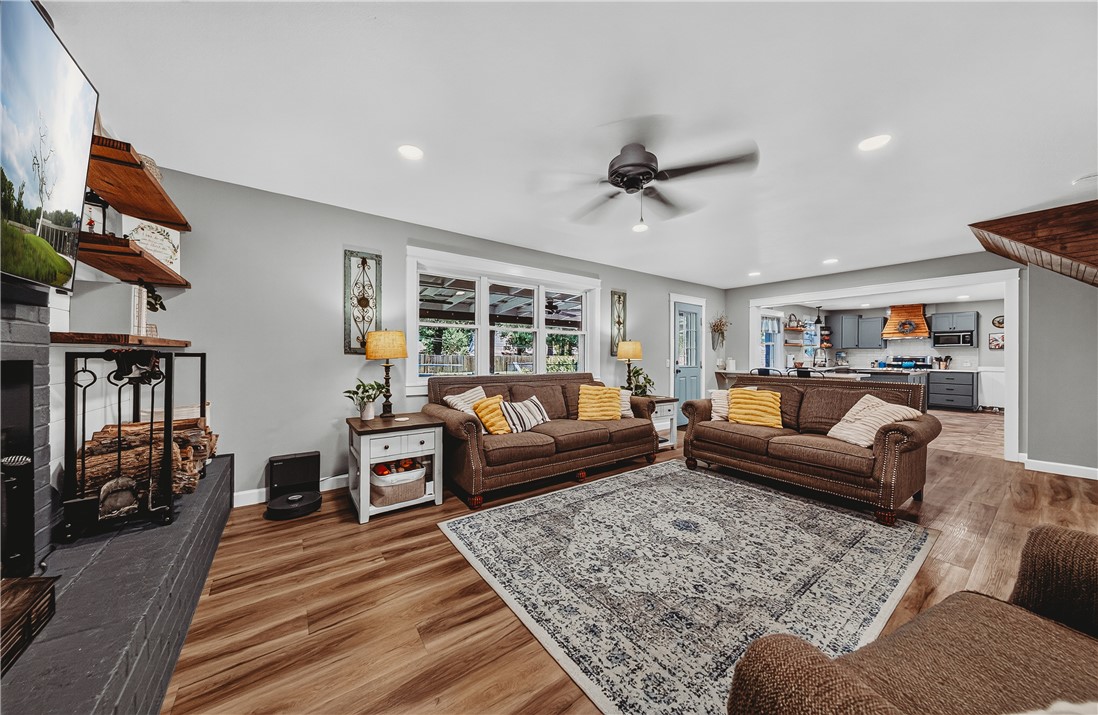 Western Oaks Place Iii - Residential