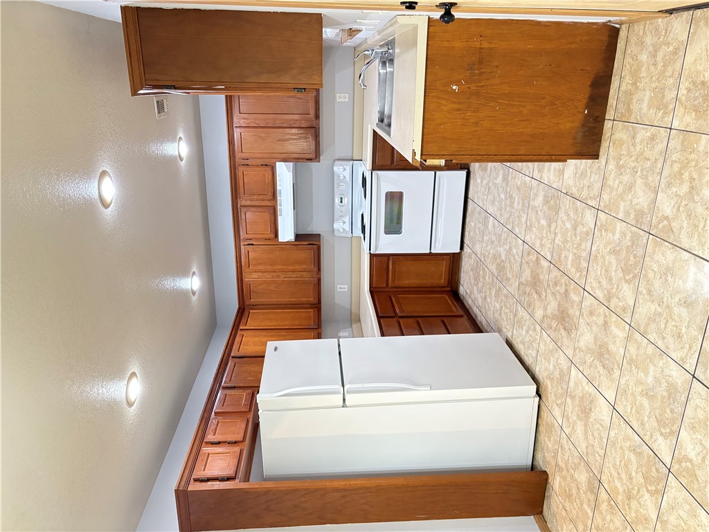This location combines neighborhood comfort with exceptional access to everything Northwest Arkansas has to offer, making it an excellent choice for both homeowners and investors.