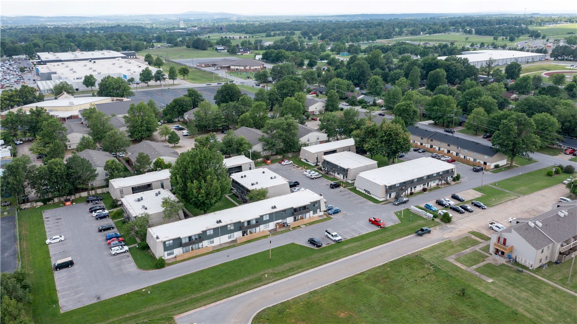 The property features significant embedded upside, with approximately $12,263 per month ($147,000 annually) in loss-to-lease, offering organic NOI growth without the need for renovation capital. It is centrally located in the heart of Northwest Arkansas, providing close proximity to major employers such as Tyson Foods Headquarters, numerous corporate offices, and Northwest Health Hospital. This presents a compelling value-add opportunity to capitalize on rising rents driven by strong in-migration throughout the region. Additionally, the property offers convenient access to key transportation routes, including Highway 412, Highway 71-B, and Interstate 49.