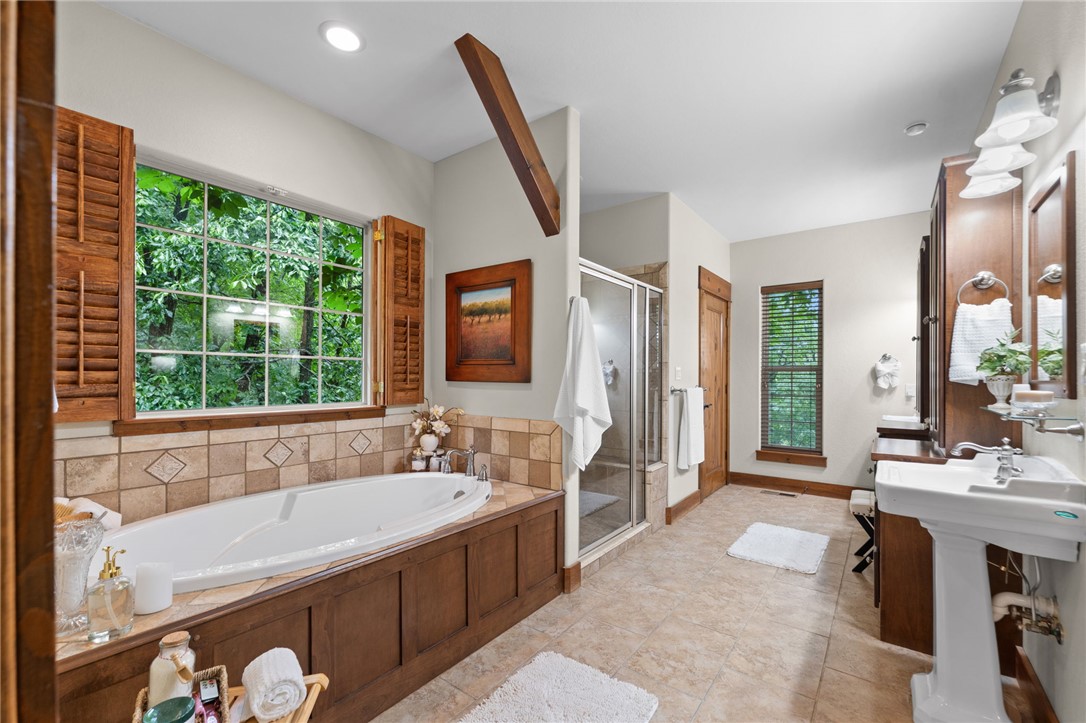 Unit 11, Holiday Island - Residential