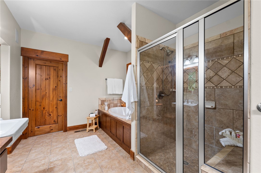 Unit 11, Holiday Island - Residential