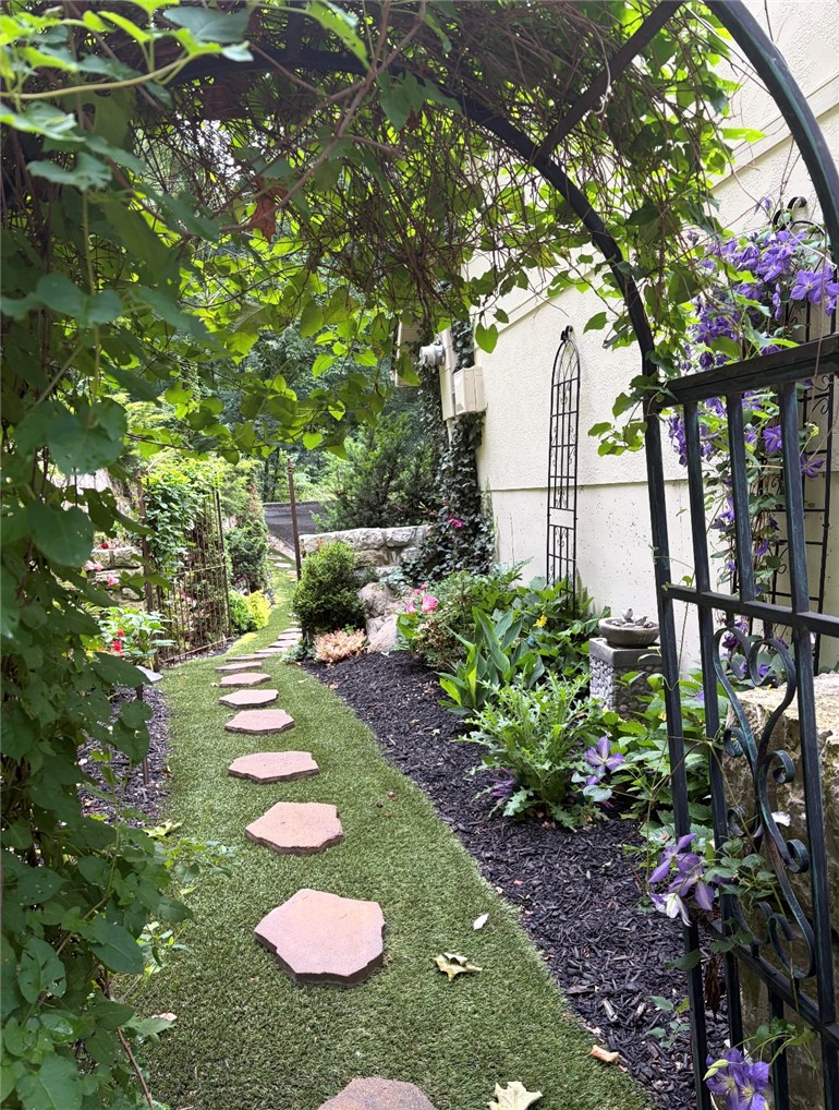 Unit 11, Holiday Island - Residential