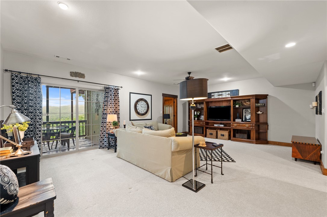 Unit 11, Holiday Island - Residential