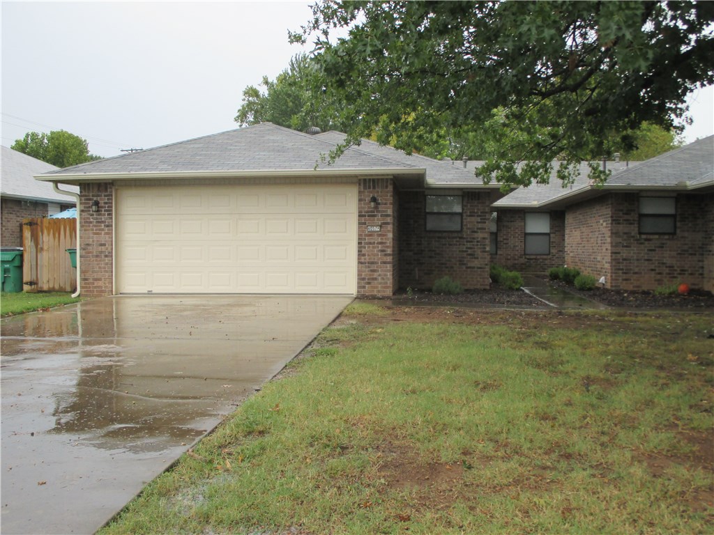 Very nice 3 bedroom 2 bath, tile flooring through out, stainless appliances, pantry, new paint throughout, washer and dryer, fenced yard.