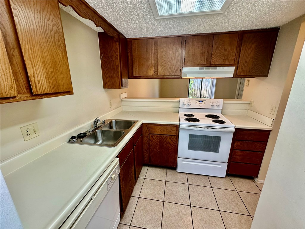 CENTENNIAL ACRES - Residential Lease