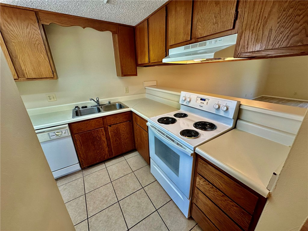 CENTENNIAL ACRES - Residential Lease