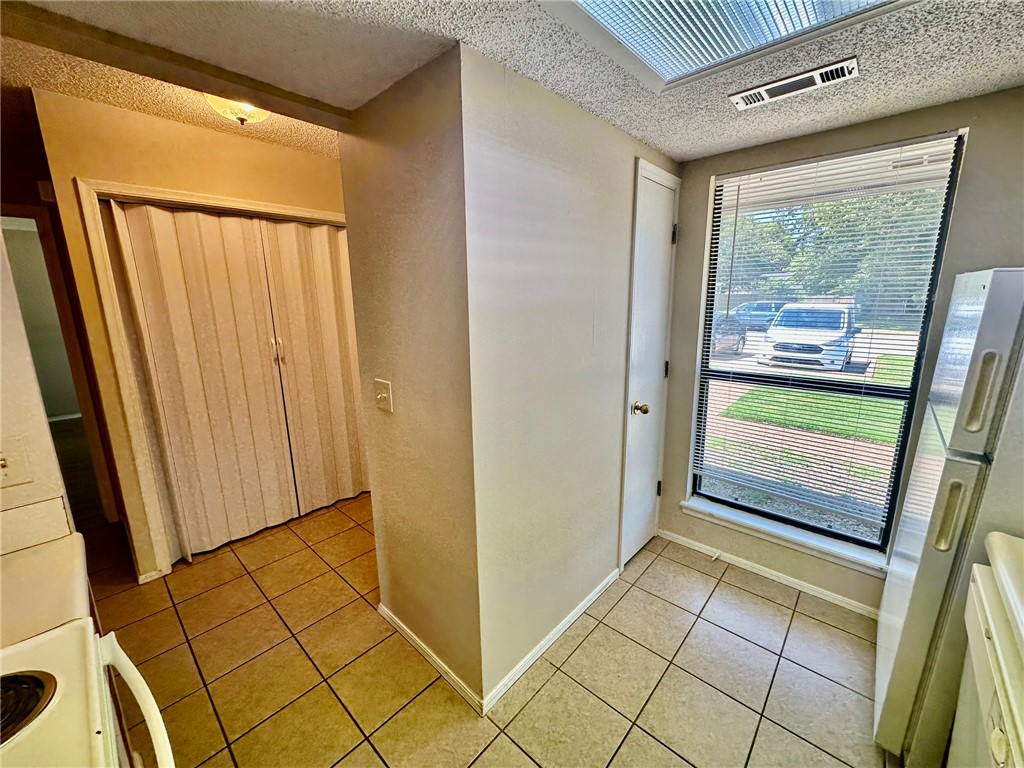 CENTENNIAL ACRES - Residential Lease