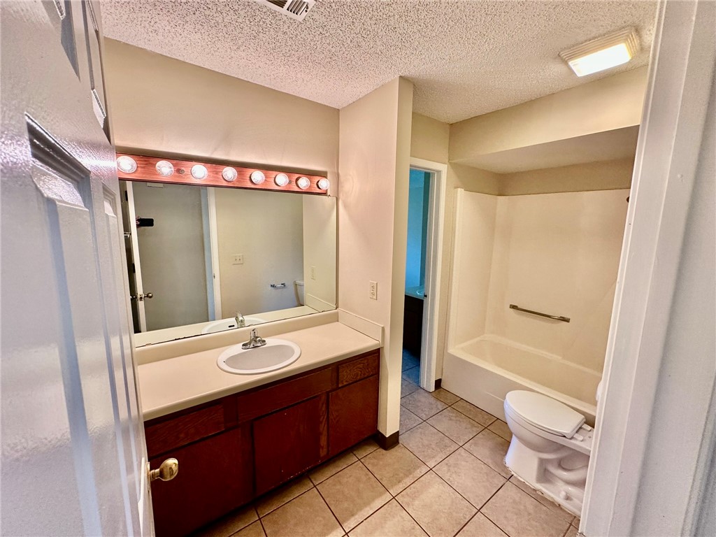 CENTENNIAL ACRES - Residential Lease