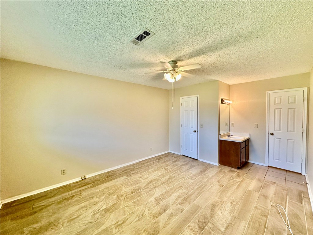 CENTENNIAL ACRES - Residential Lease
