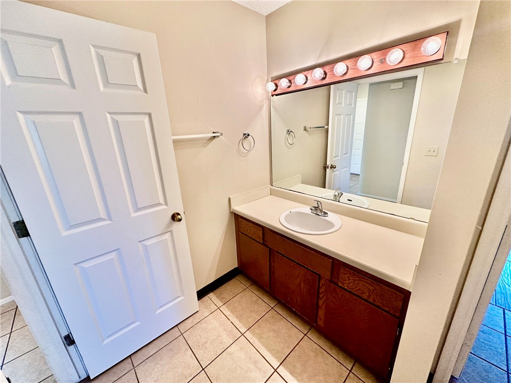 CENTENNIAL ACRES - Residential Lease