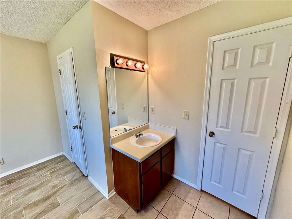 CENTENNIAL ACRES - Residential Lease