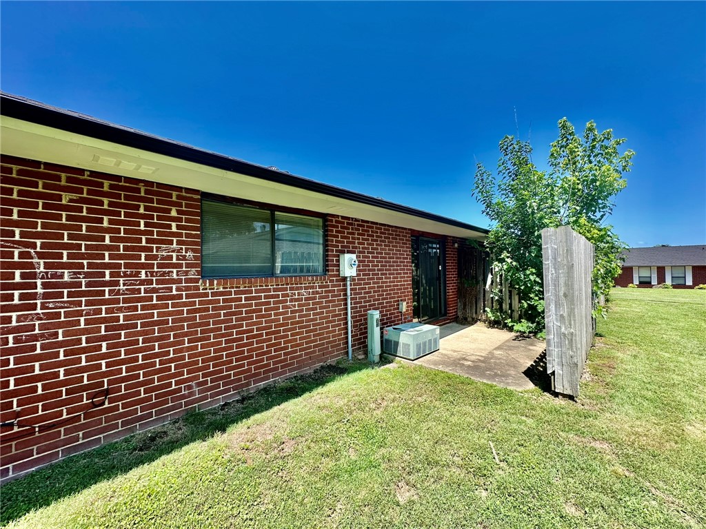 CENTENNIAL ACRES - Residential Lease