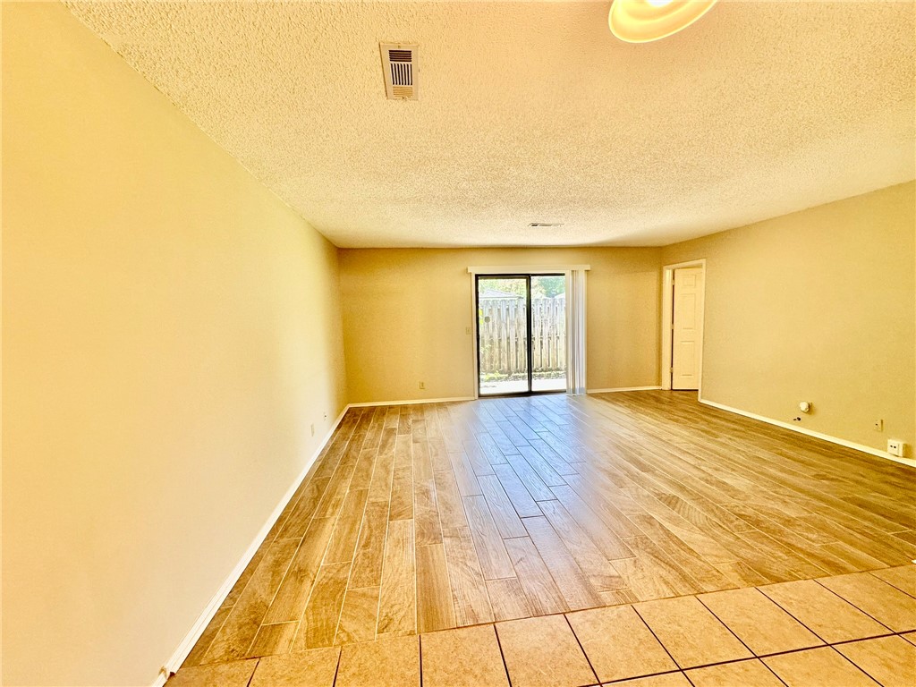 CENTENNIAL ACRES - Residential Lease