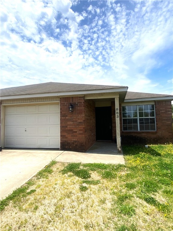 *Please note this is a no cat property, 2 dogs under 20 lbs each are allowed with applicable pet fees*

This cozy duplex features three bedrooms, two full bathrooms located in a vibrant neighborhood with convenient access to parks, schools, and local amenities, this property offers both comfort and convenience close to everything Fayetteville has to offer.

We do not advertise on Craigslist or Facebook Marketplace.

S.A.F.E. Property Management residents are enrolled in the Resident Benefits Package (RBP) for $35.00/month which includes liability insurance, credit building to help boost the resident’s credit score with timely rent payments, up to $1M Identity Theft Protection, HVAC air filter delivery...etc.