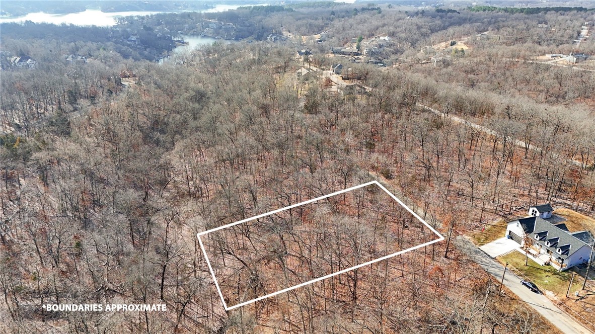 Nice building lot near Branchwood and Loch Lomond. Great for a walkout basement.