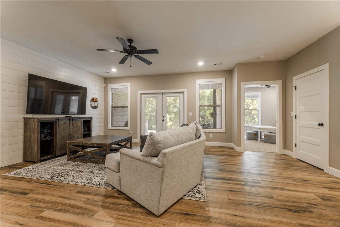 Hunt's Lakeside Estates - Residential