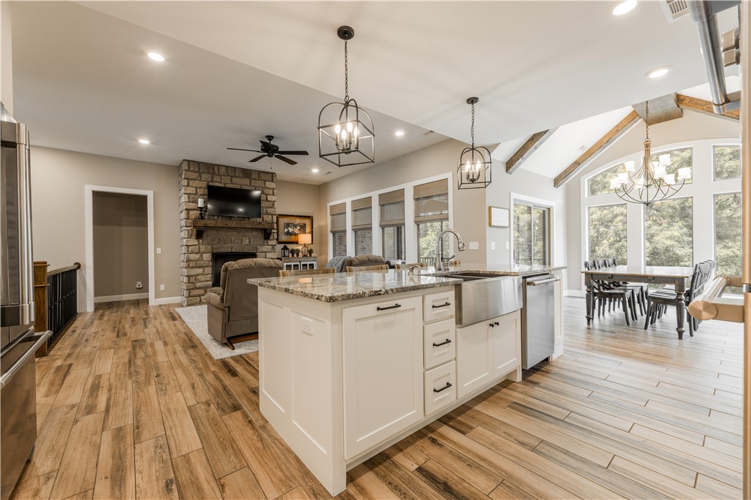 Hunt's Lakeside Estates - Residential