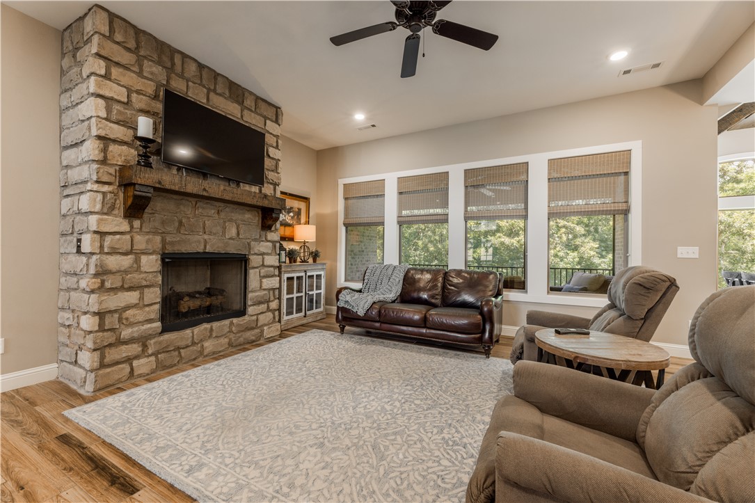 Hunt's Lakeside Estates - Residential