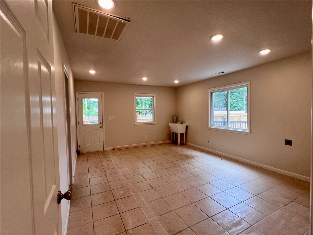 Fayetteville Outlots - Residential Lease