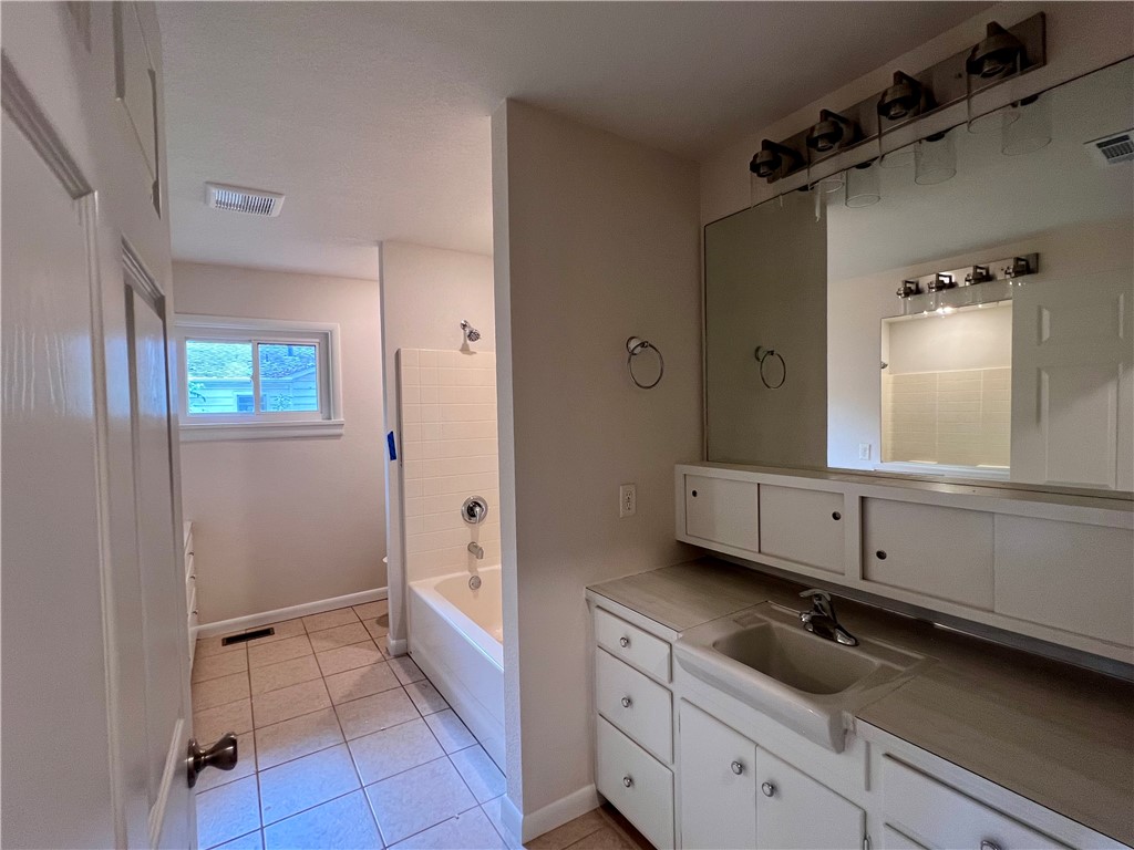 Fayetteville Outlots - Residential Lease