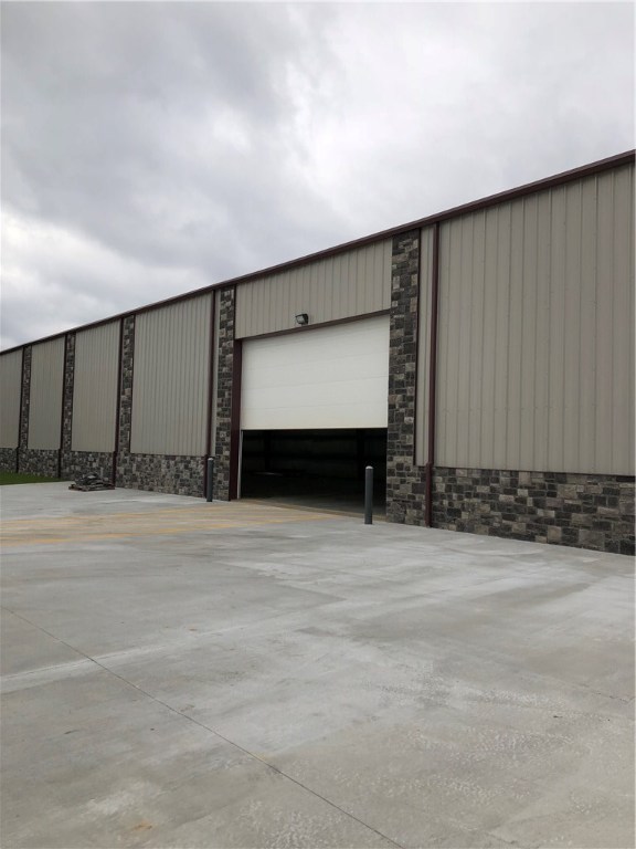 Springdale Outlots - Commercial Lease
