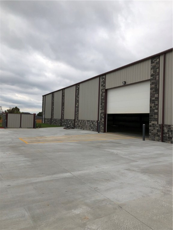 Springdale Outlots - Commercial Lease