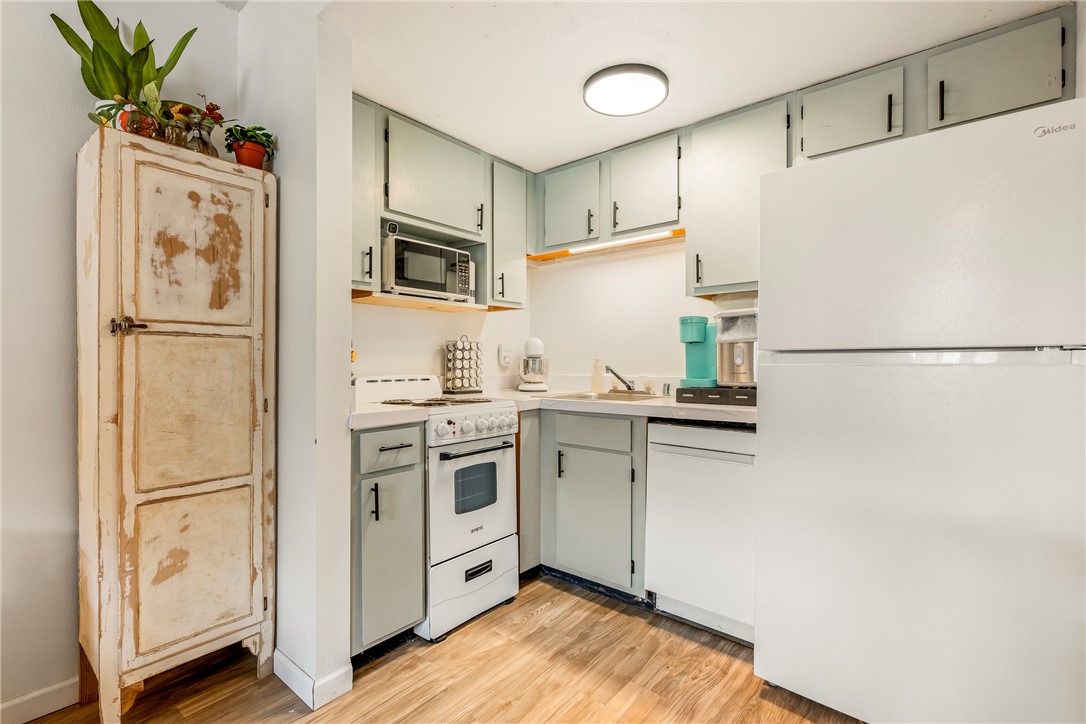 Bradford Place Condo Hpr - Residential