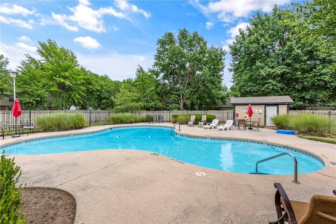 Bradford Place Condo Hpr - Residential