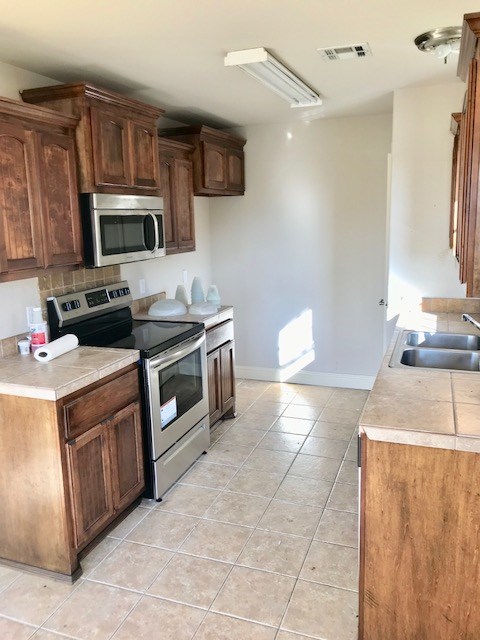 Meadow Wood Rogers - Residential