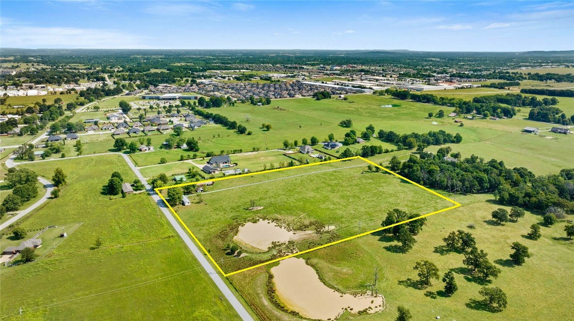 Tontitown Outlots - Land