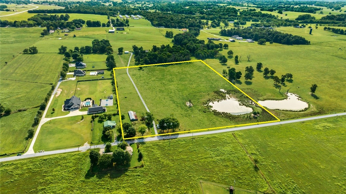 Tontitown Outlots - Land