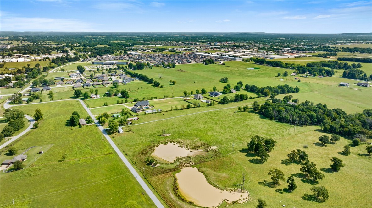 Tontitown Outlots - Land