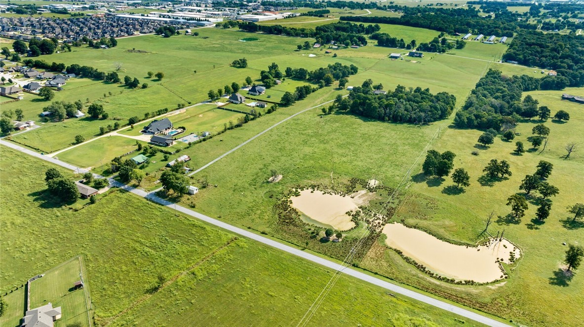 Tontitown Outlots - Land