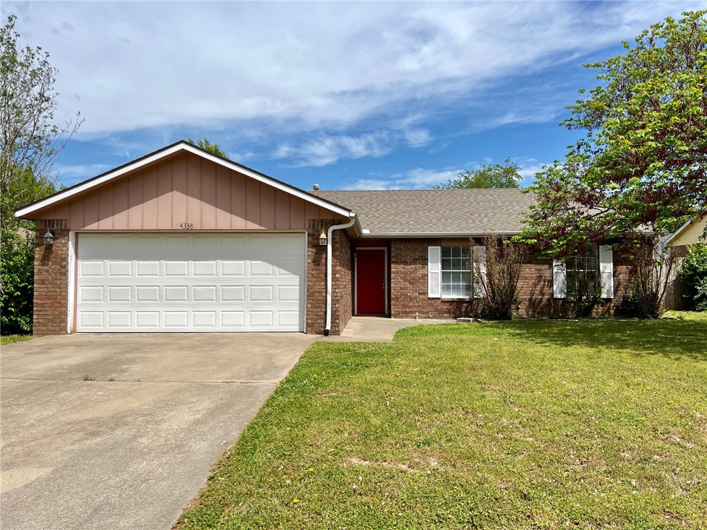 Nice home in West Fayetteville featuring 3 bedrooms 2 bathrooms, wood floors in bedrooms, vinyl wood flooring in living area complete with fireplace, all appliances. Fenced in backyard, back patio for entertaining.