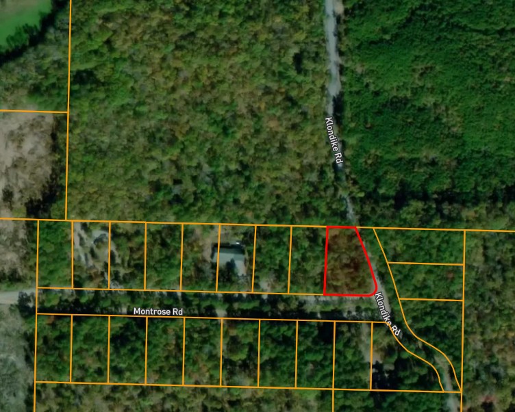 Wooded corner lot in Pinewood Subdivision, Van Buren County, AR, just minutes from Greers Ferry Lake. Great spot to build a home, cabin, or weekend getaway with plenty of privacy and natural surroundings. Corner location allows flexible access and layout options. Enjoy a quiet setting with easy access to boating, fishing, and outdoor recreation. Solid opportunity for a homesite or investment near the lake.