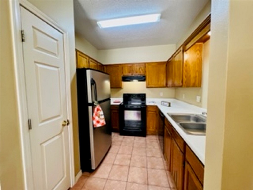 Heritage Village Ph I - Residential Lease