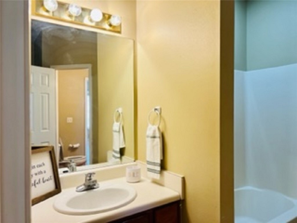 Heritage Village Ph I - Residential Lease