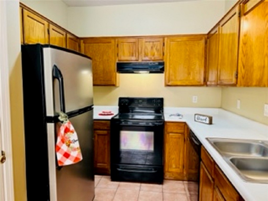 Heritage Village Ph I - Residential Lease