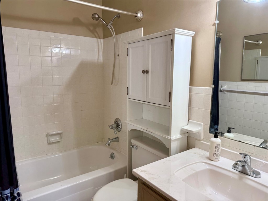 Robinwood Ii - Residential Lease