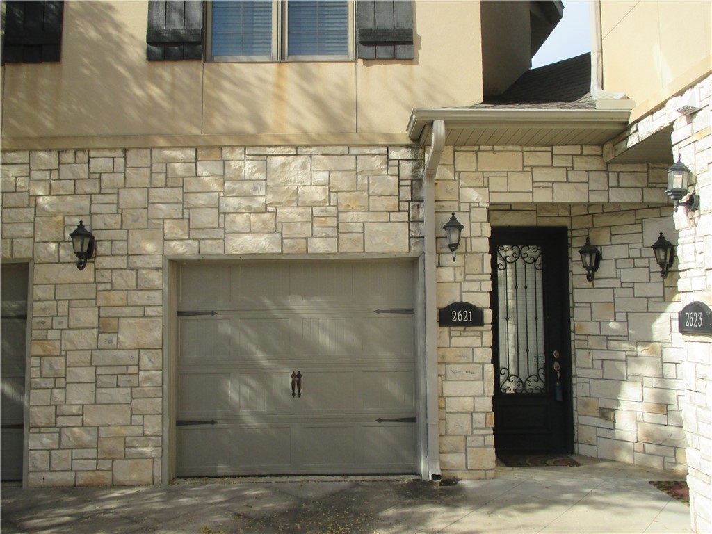Convenient Location! Nice upscale condo near I-49, Pinnacle Hills Promenade and Mercy. Move-in ready two bedroom/bath suites with laundry room washer/dryer upstairs, open floor plan and half bath downstairs with all appliances. Two patio areas, one with gas connection for outdoor grilling & 1 car garage. Call for your tour!