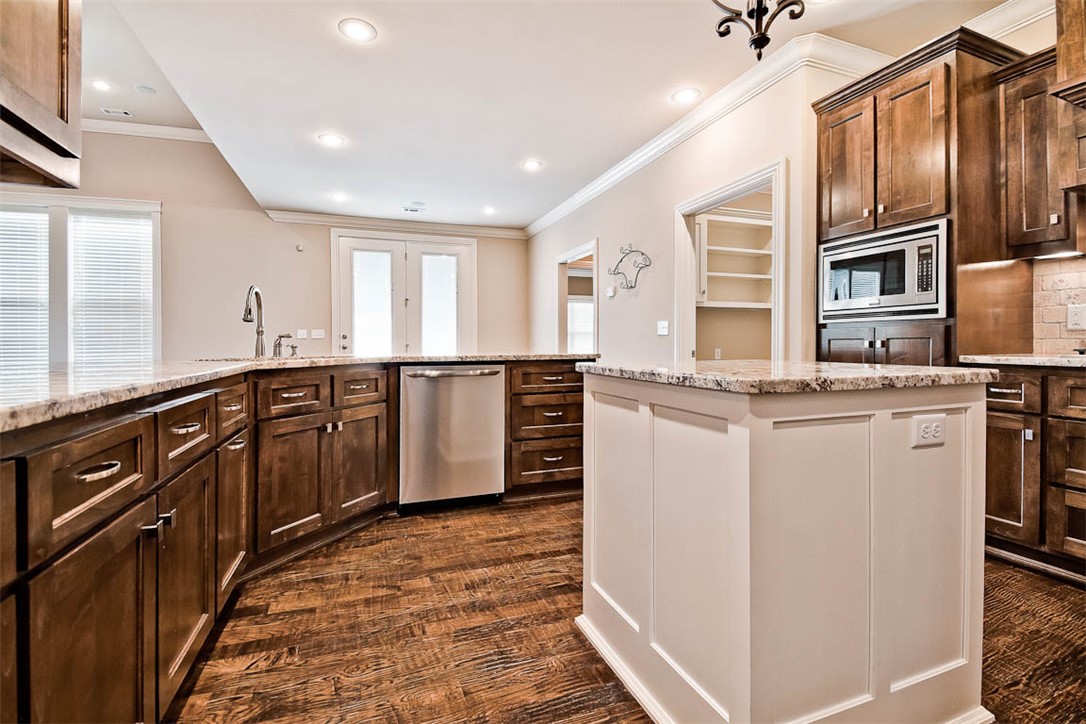 Oak Tree - Residential