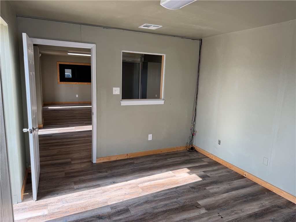 Sunset Indust Park - Commercial Lease
