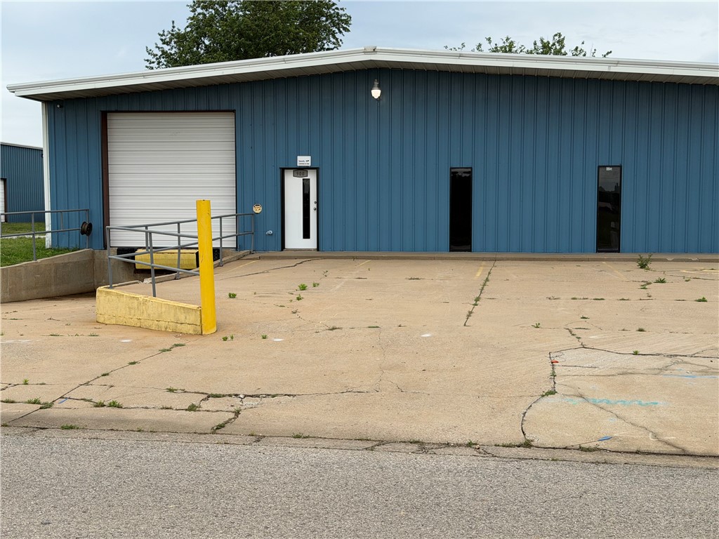 Sunset Indust Park - Commercial Lease