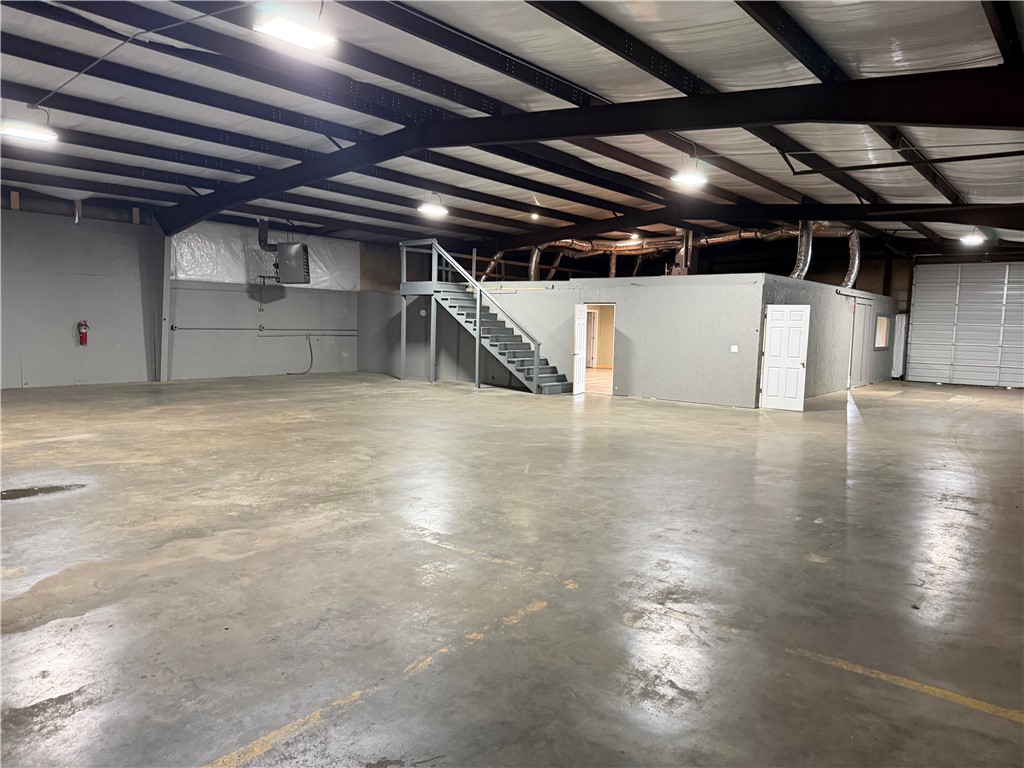Sunset Indust Park - Commercial Lease