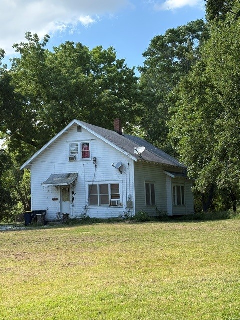 Beautiful 24.56 acres, recently split from 35.5-acre tract. House has no given value, no showings. Gas, water, AEP Electric, septic on site. Super pretty building areas or split into smaller tracts for homesteads. City water, paved road, natural gas, AEP Electric. House has septic tank, no sewer. AEP Electric has 100' easement under large overhead lines in the west side up north, back down.