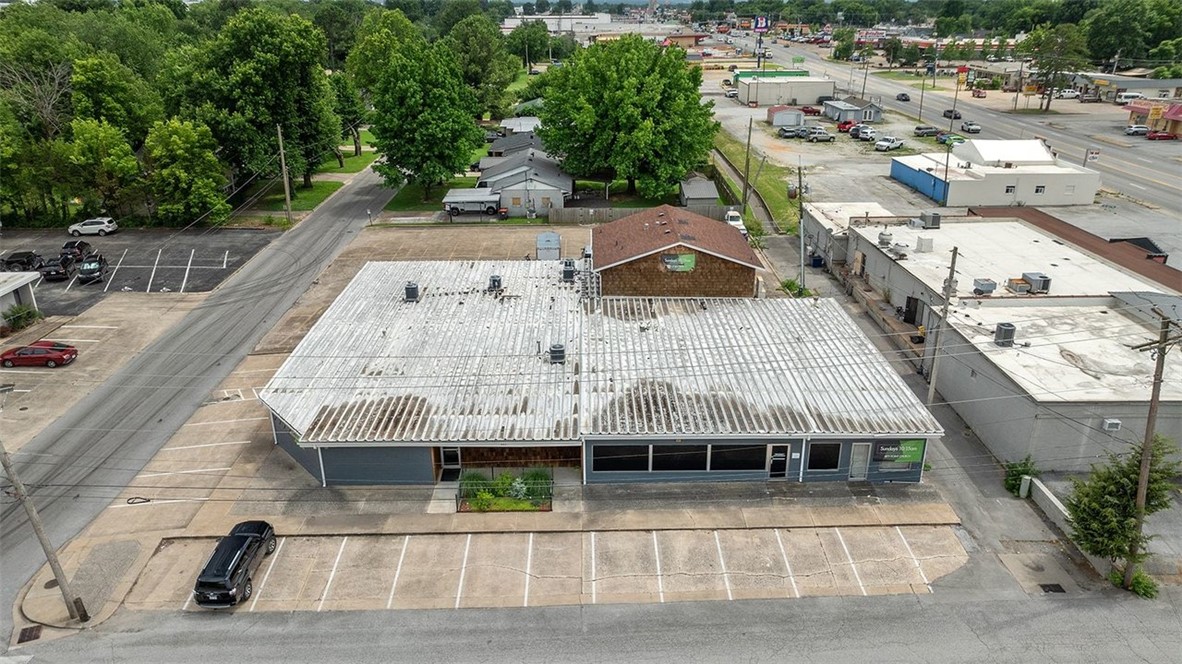 Prime commercial opportunity. Zoned O-1 and ready for a new owner, this property offers excellent potential for office or professional use in a convenient location near Emma Avenue and downtown Springdale. With easy access to major corridors, nearby businesses, and the continued growth of the area, this is a strong opportunity for an owner-user, investor, or business looking for a well-positioned property in the heart of Springdale. 33,000 VPD on 71B as of 2025.