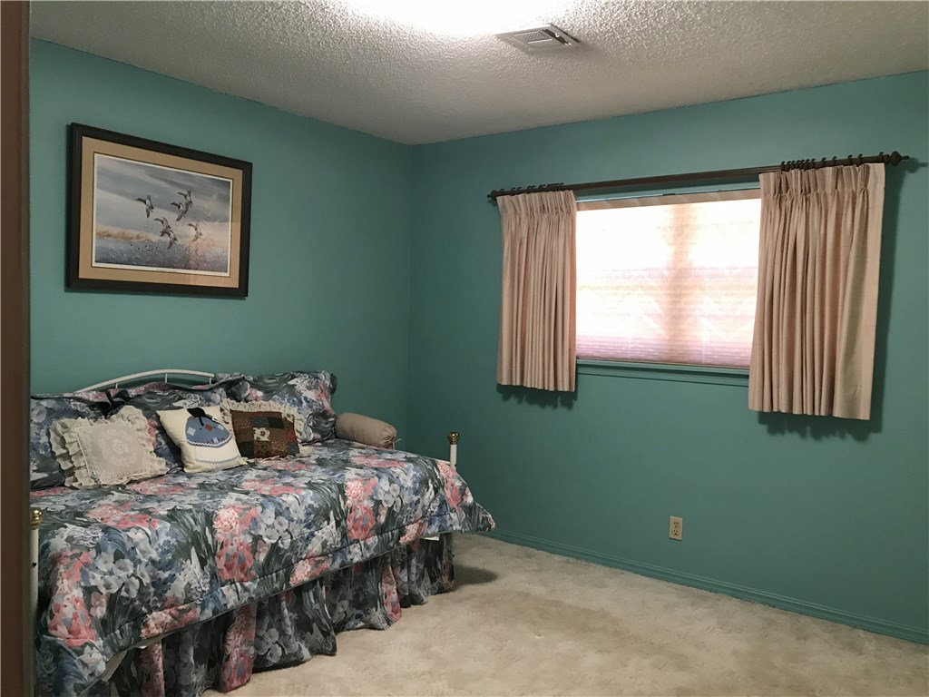 Rolling Oaks Sub Unit 3 Rogers - Residential