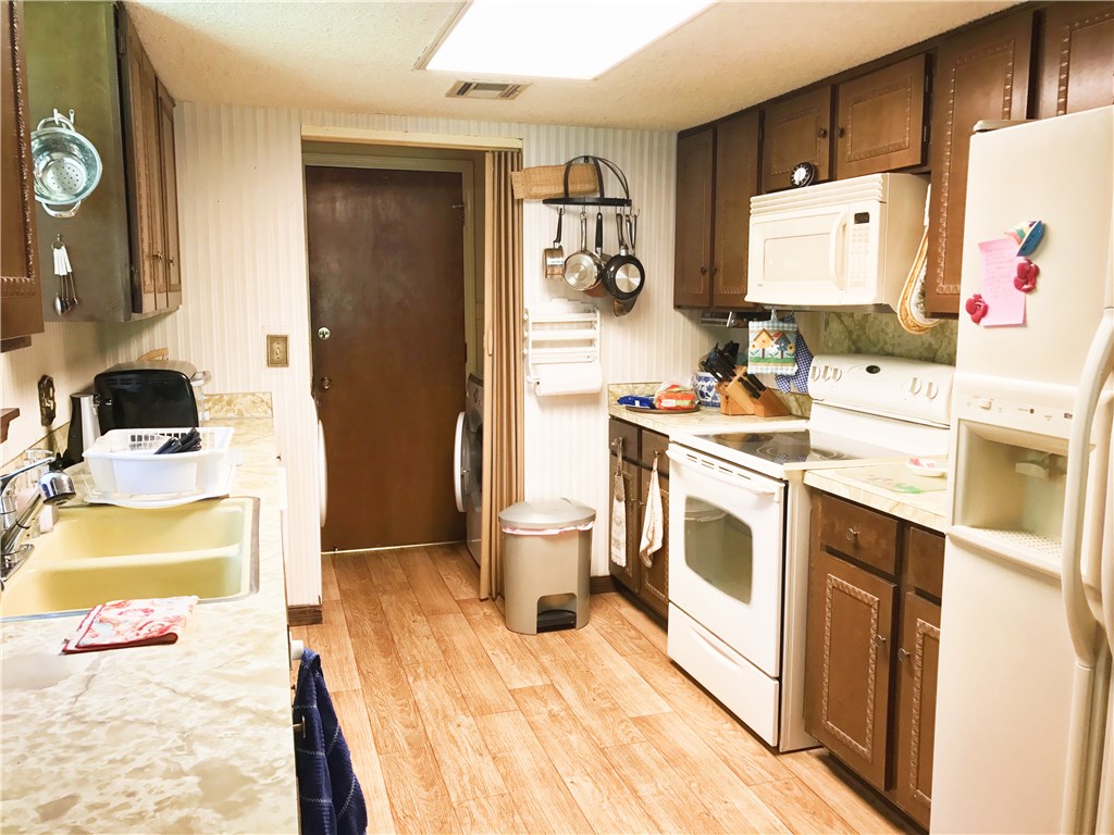 Rolling Oaks Sub Unit 3 Rogers - Residential